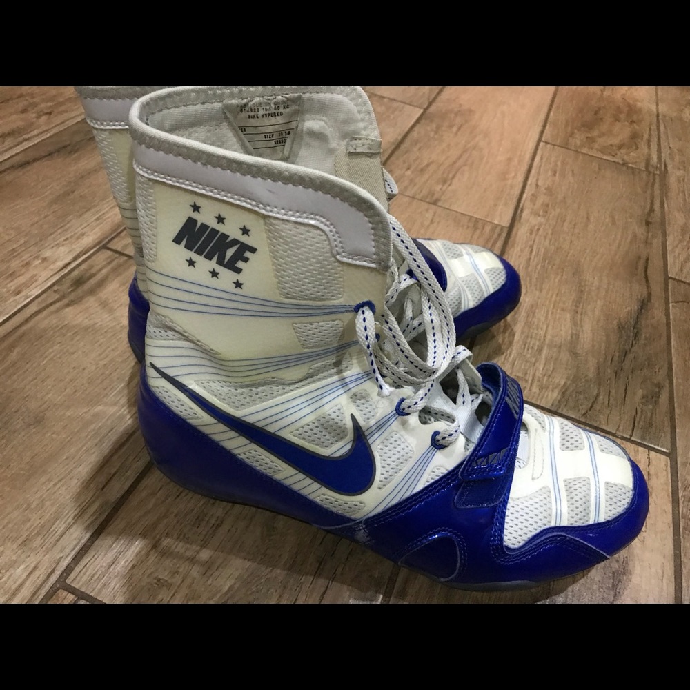 Boxing shoes